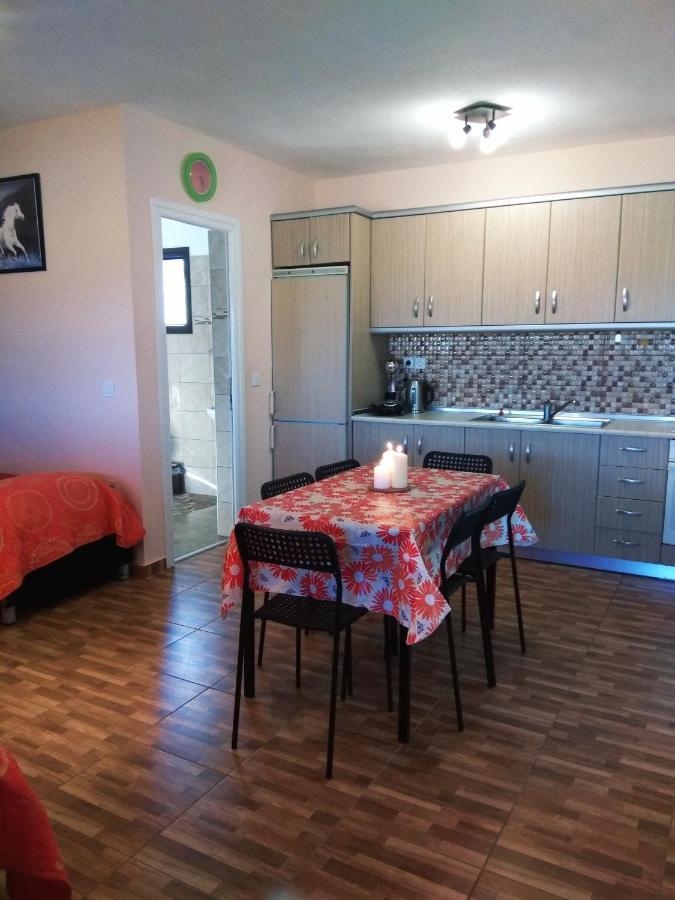 Farma Giannis Apartman Szárti Kültér fotó